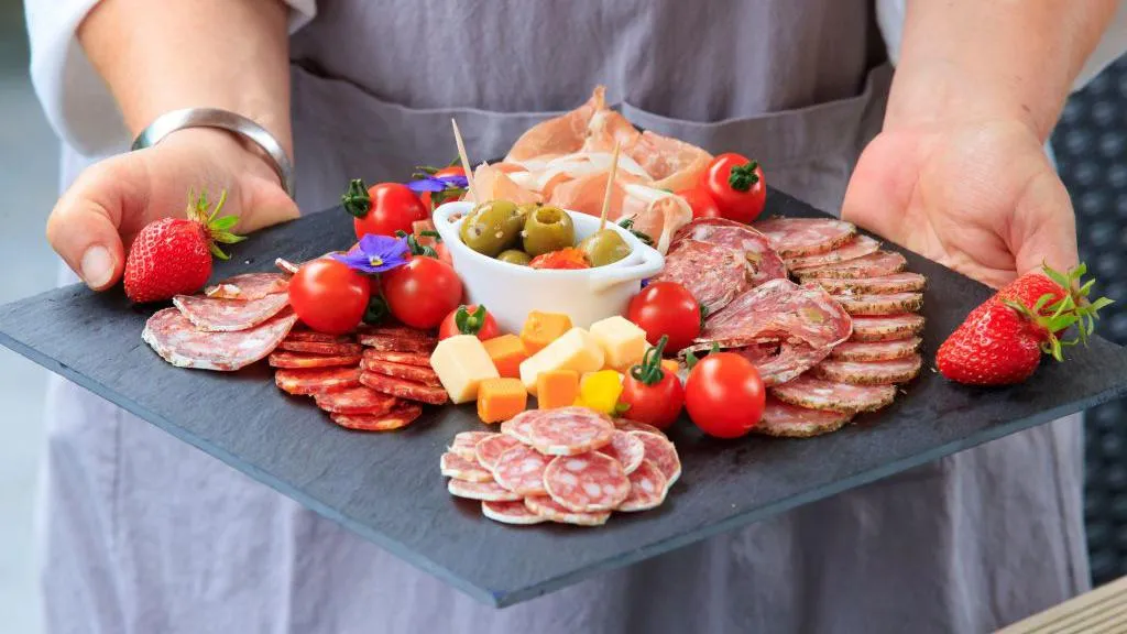 UK bans EU cheese and meat to stop disease spreading