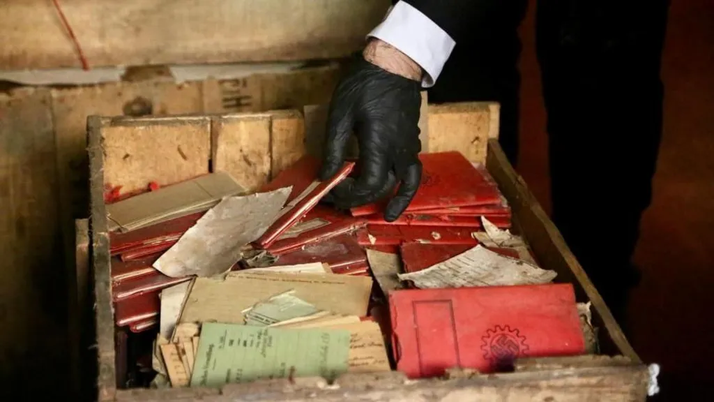 Crates full of Nazi documents found in Argentine court&#039;s basement