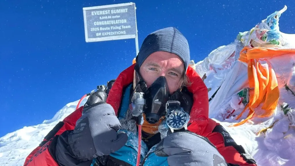 Ex-marine tops Everest after 8,000-mile triathlon