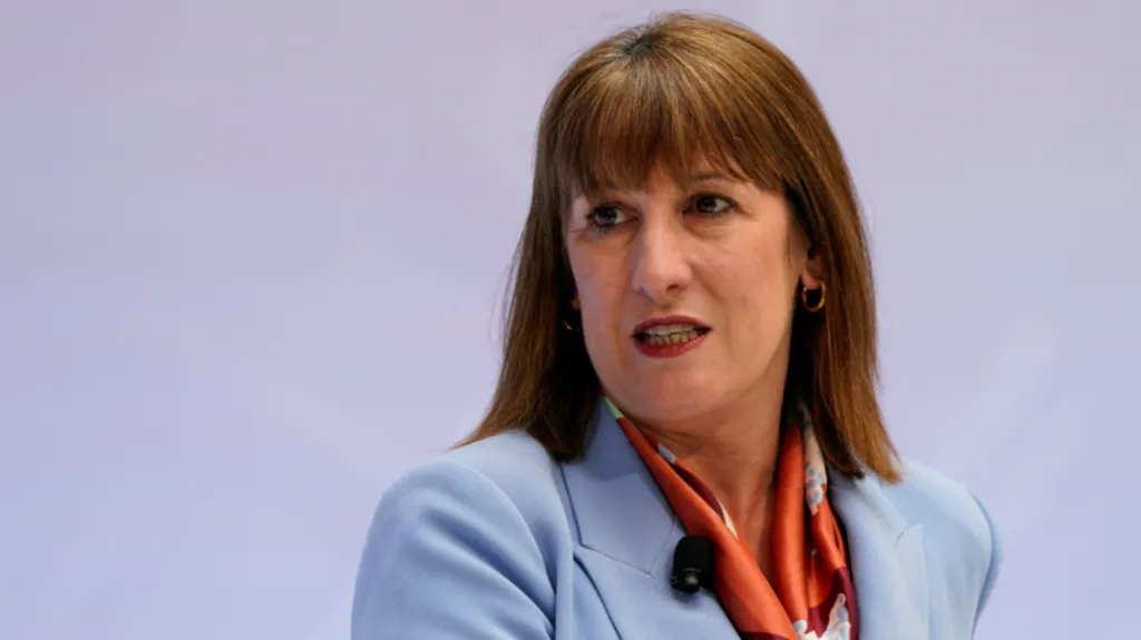 MPs watchdog probes Reeves&#039; theatre tickets declaration