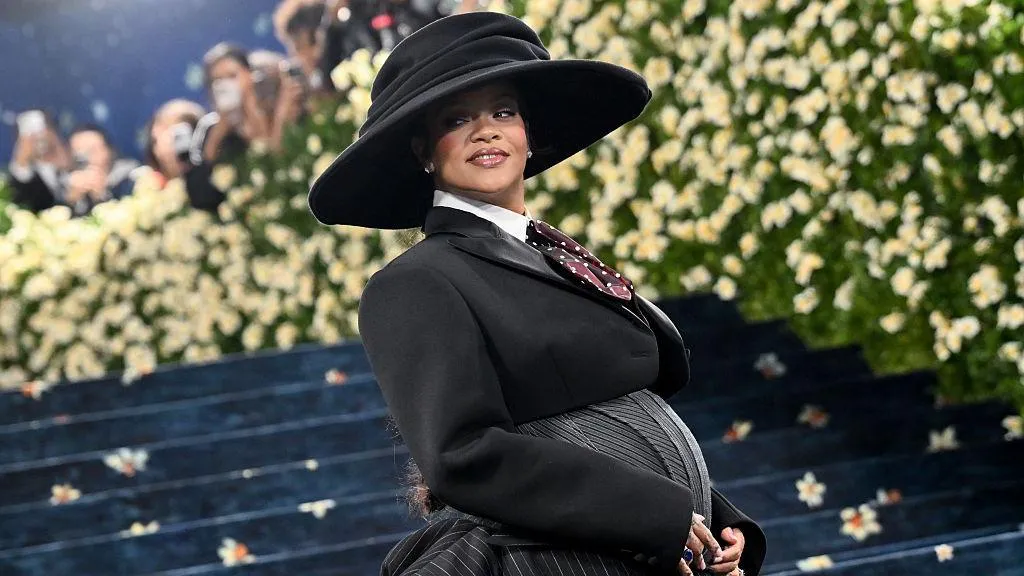 Rihanna reveals she is pregnant with third child