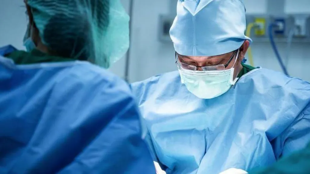 NHS plans &#039;unthinkable&#039; cuts to balance books
