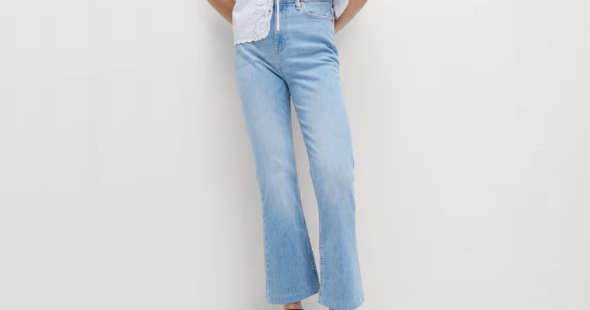 M&S shoppers praise 'super comfortable' cropped jeans that 'have a 60s vibe'