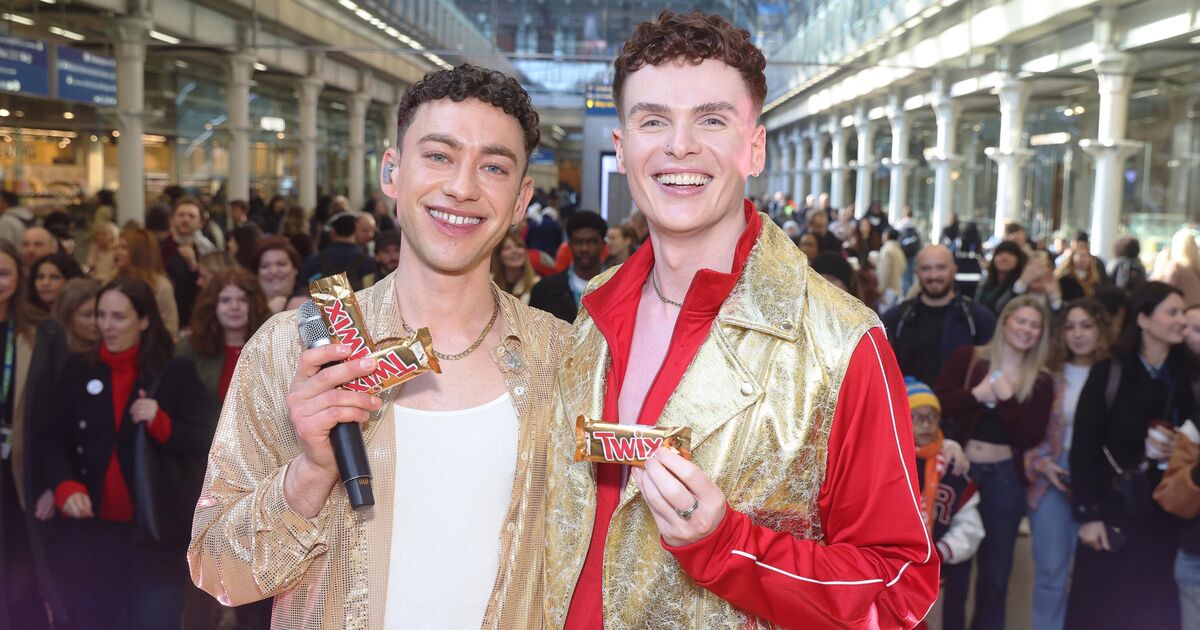 Olly Alexander surprises fans with a double act at St Pancras station