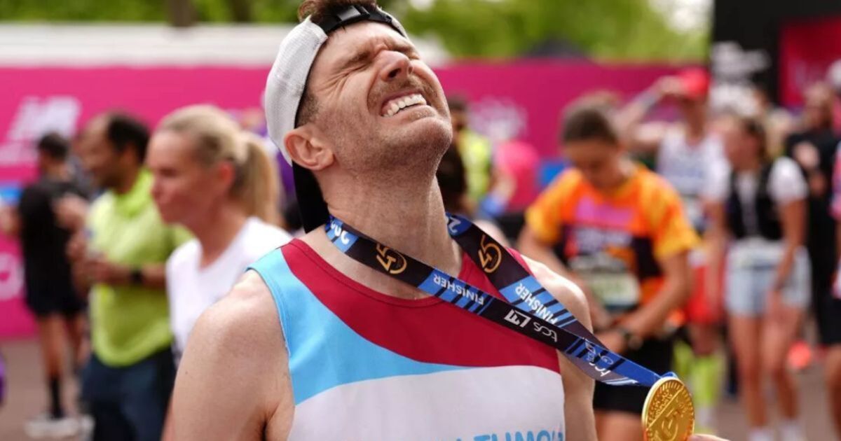 Joel Dommett collapses and &#039;wakes up in ambulance&#039; in London Marathon horror