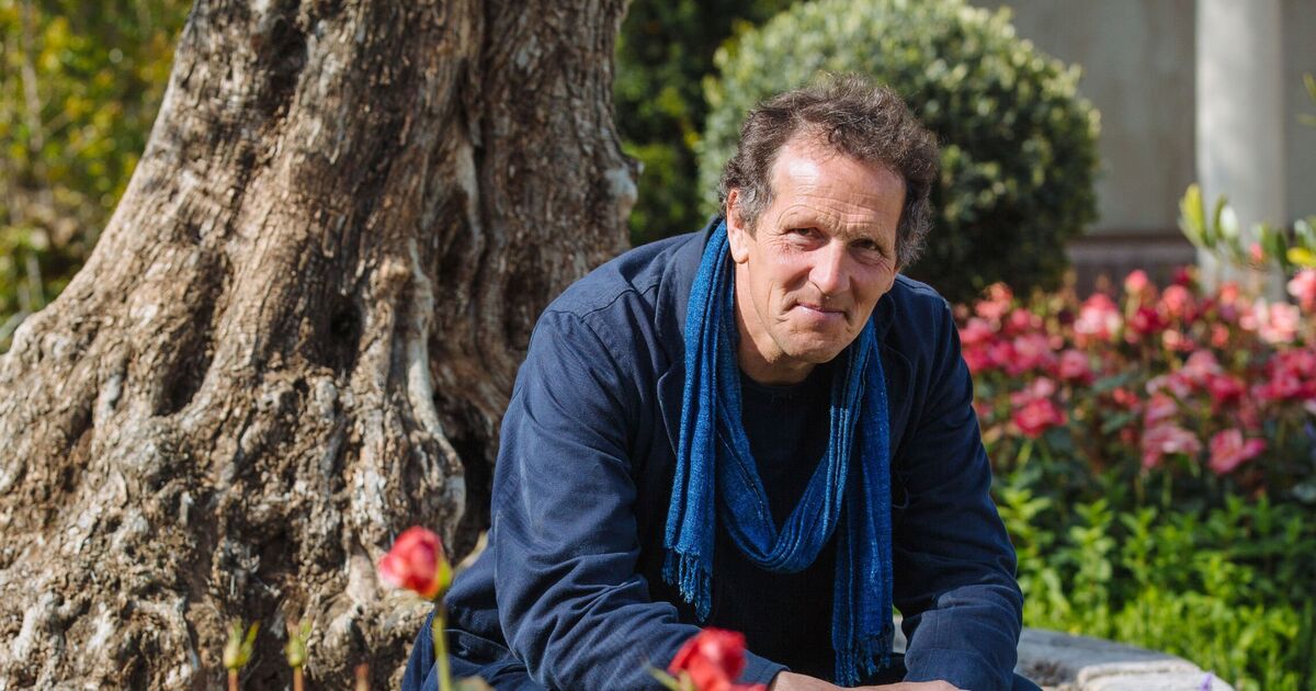 Monty Don fans say same thing as Gardeners' World presenter receives 'unexpected visitor'