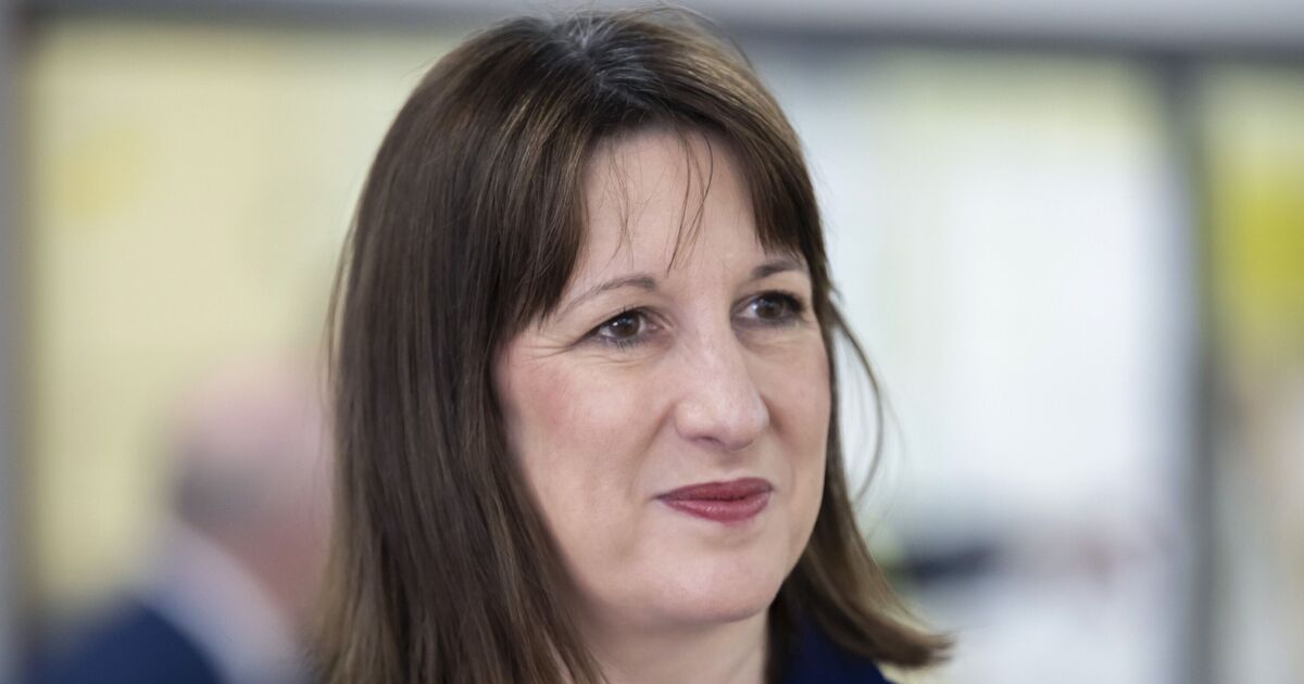 Rachel Reeves slammed by Labour councillors over 1 key issue as civil war could erupt