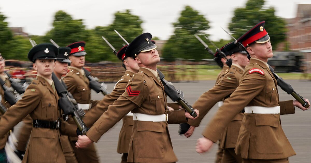 Members of the Armed Forces and veterans &#039;disadvantaged&#039; by their service - Report finds