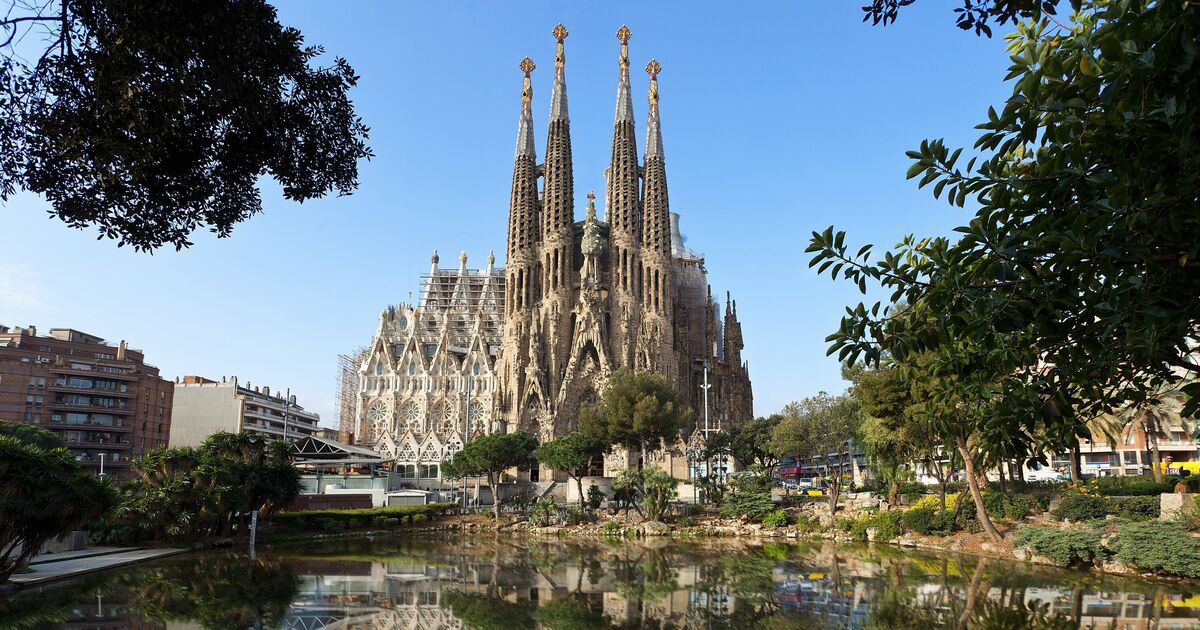 Barcelona plans huge 6,200smq space as locals are fed up with disruptive tourists