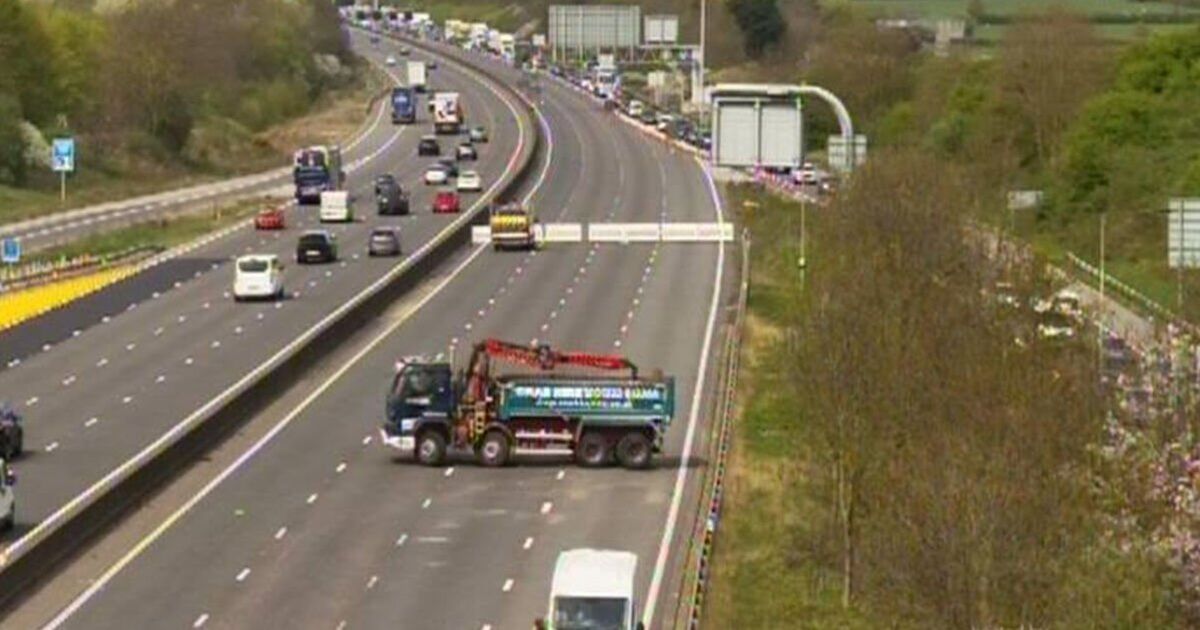 M1 traffic LIVE: Nightmare on key motorway as drivers face &#039;2-hour delay&#039;