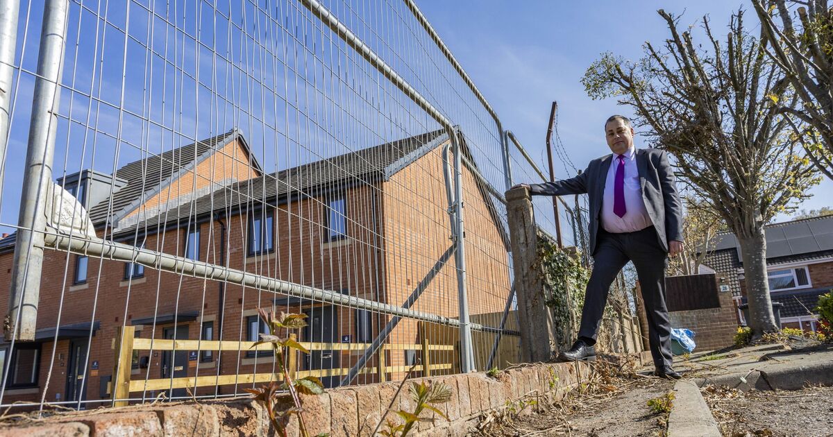 Huge row erupts in little UK village over wall just 2 bricks high
