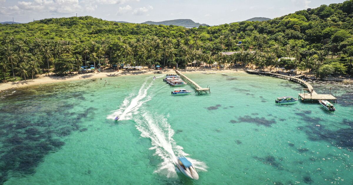 The pretty little island 32C in April - £1.23 beers and some of world&#039;s best beaches