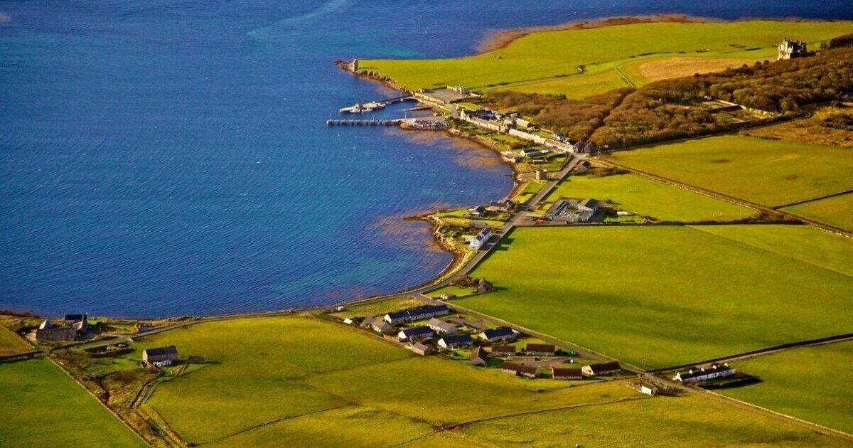 Beautiful Scottish beach in &#039;UK&#039;s best place&#039; goes on sale at bargain price