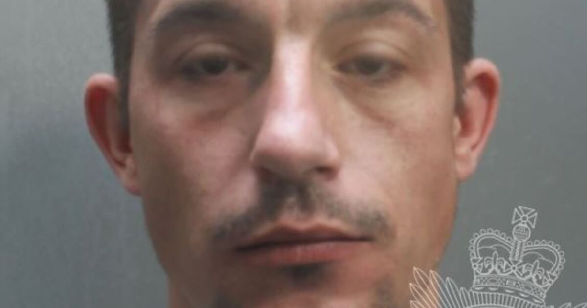 One of the UK&#039;s most wanted fugitives tries to abduct girl, 5, from Asda
