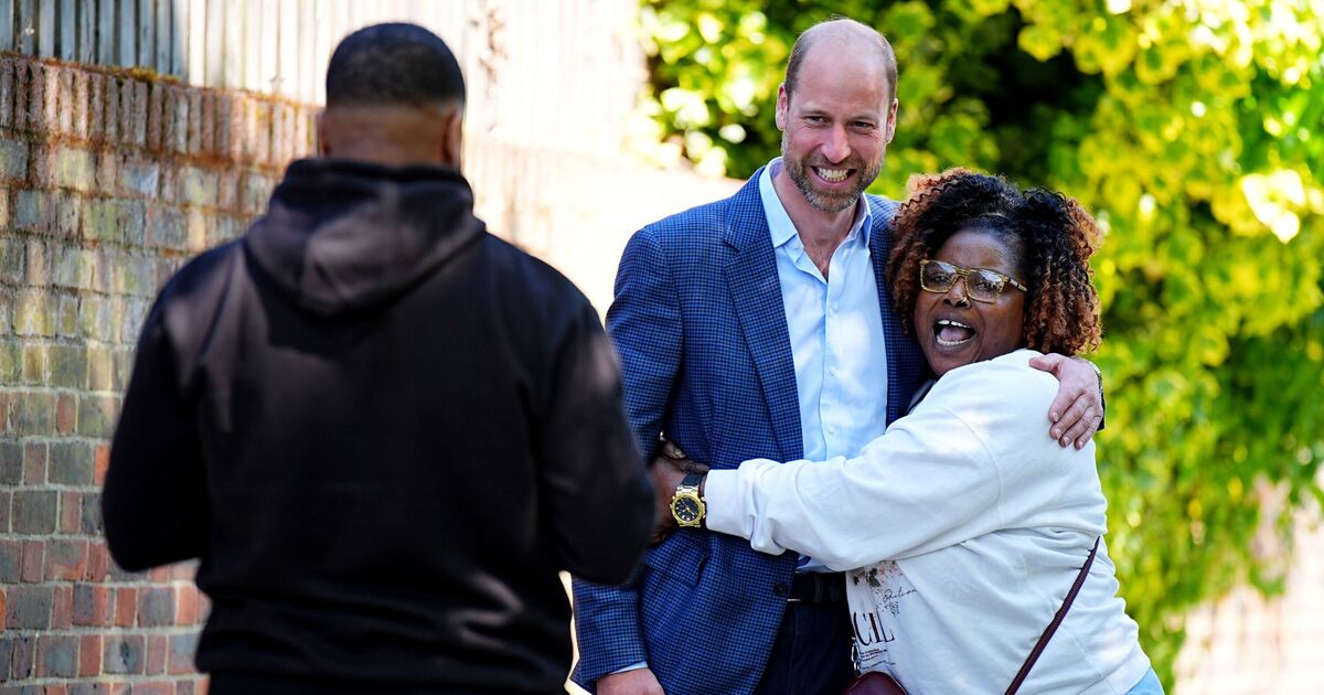 Prince William delights fans with selfies as he returns to royal duties