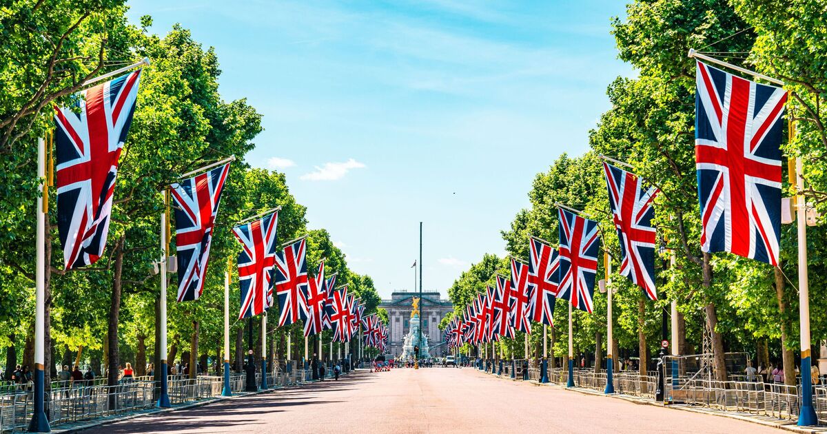 Government confirms 16 bank holidays for 2026 and 2027 - full list