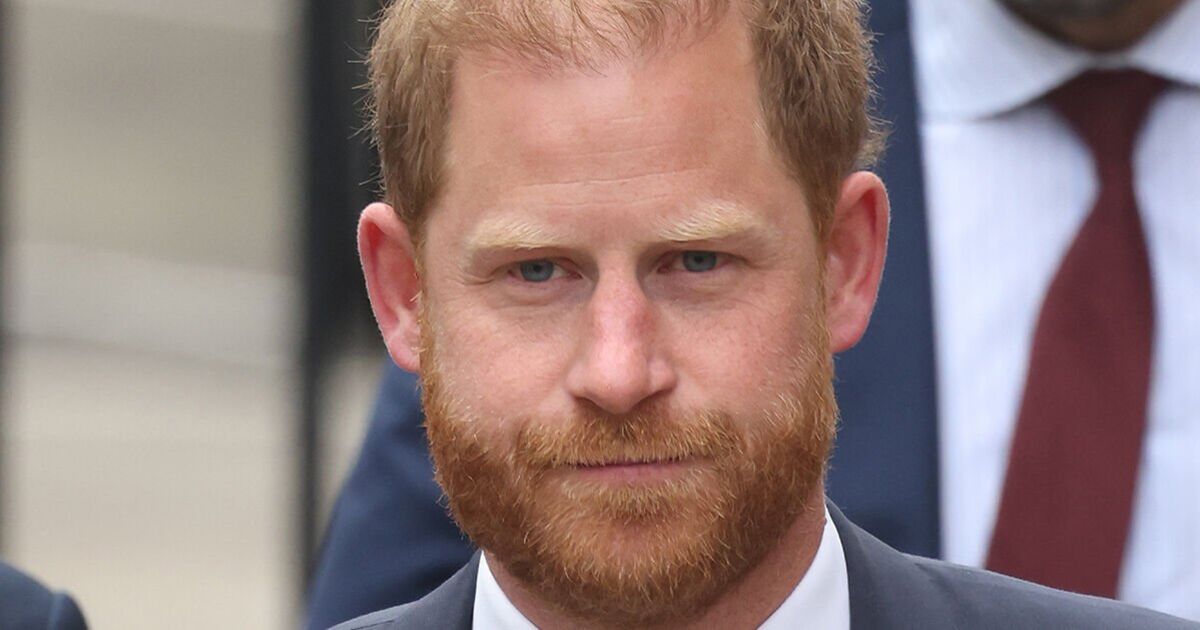 Key sign Prince Harry might not really be that bothered about making up with King Charles