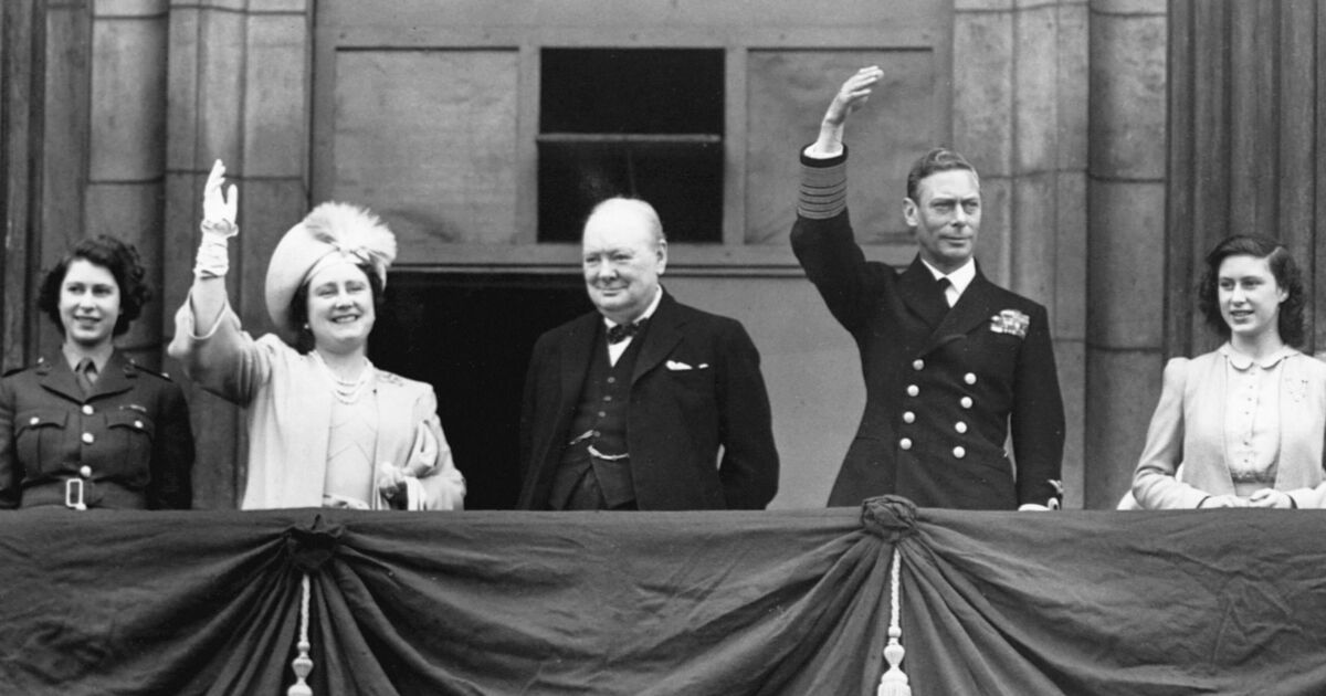 Story of WWII told through historic archive images from home and abroad