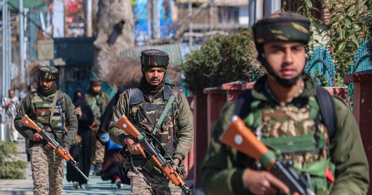 How Pakistan and India&#039;s armed forces stack up - one just quarter of the size