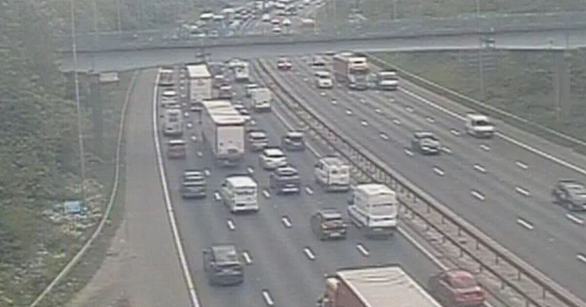 M60 and M62 traffic LIVE: Chaos as two lanes shut as horror crash sparks huge delays
