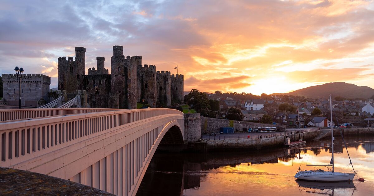I visited magical seaside town with castle walls and Britain&#039;s tiniest house