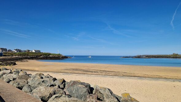 UK&#039;s ultimate seaside hidden gem is beach with &#039;wow factor&#039; and nothing but sand