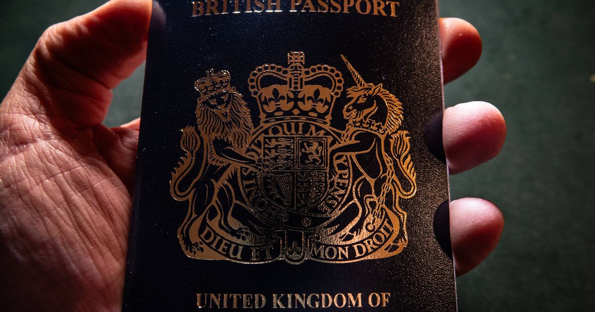 Government clarifies &#039;facts&#039; around new blue UK passports