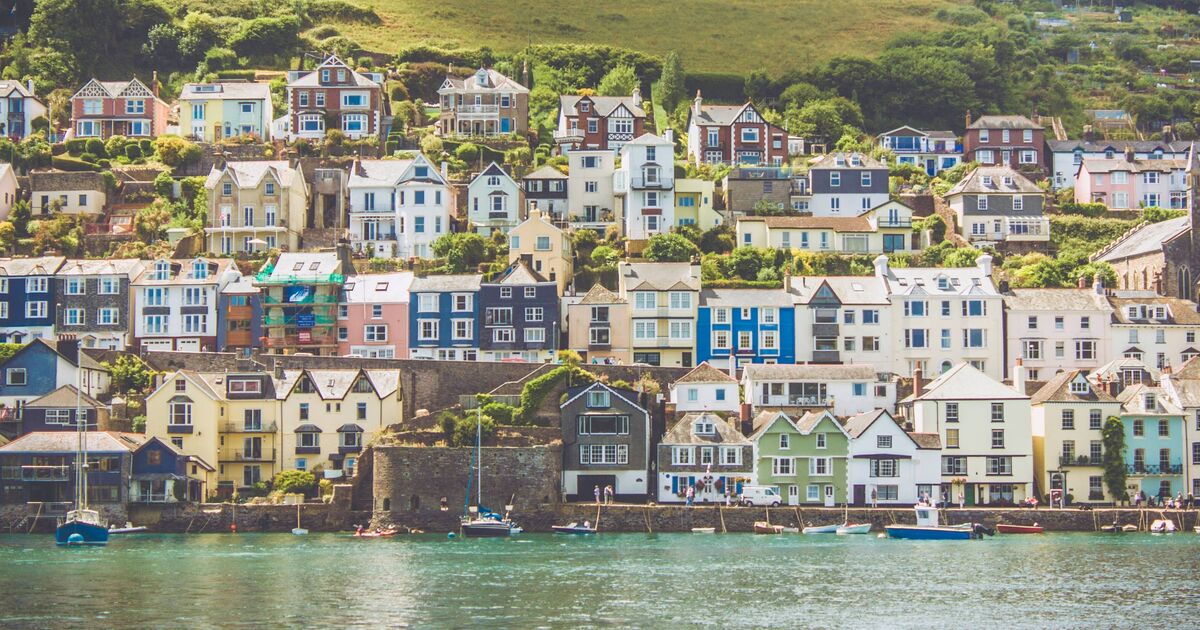 UK&#039;s &#039;most beautiful&#039; town &#039;looks so Greek&#039; it&#039;s hard to believe it lies in Britain