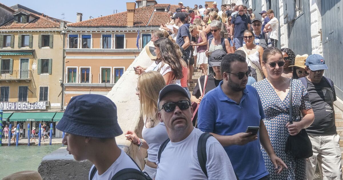 Italy holiday spot brings back 8.30am to 4.30pm charge with £256 fine