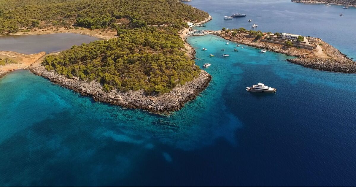 The tiny Greek island that&#039;s a hidden paradise just 21 miles from Athens