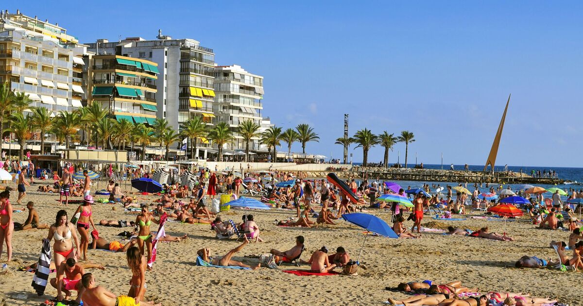 Major holiday warning issued to anyone claiming Universal Credit
