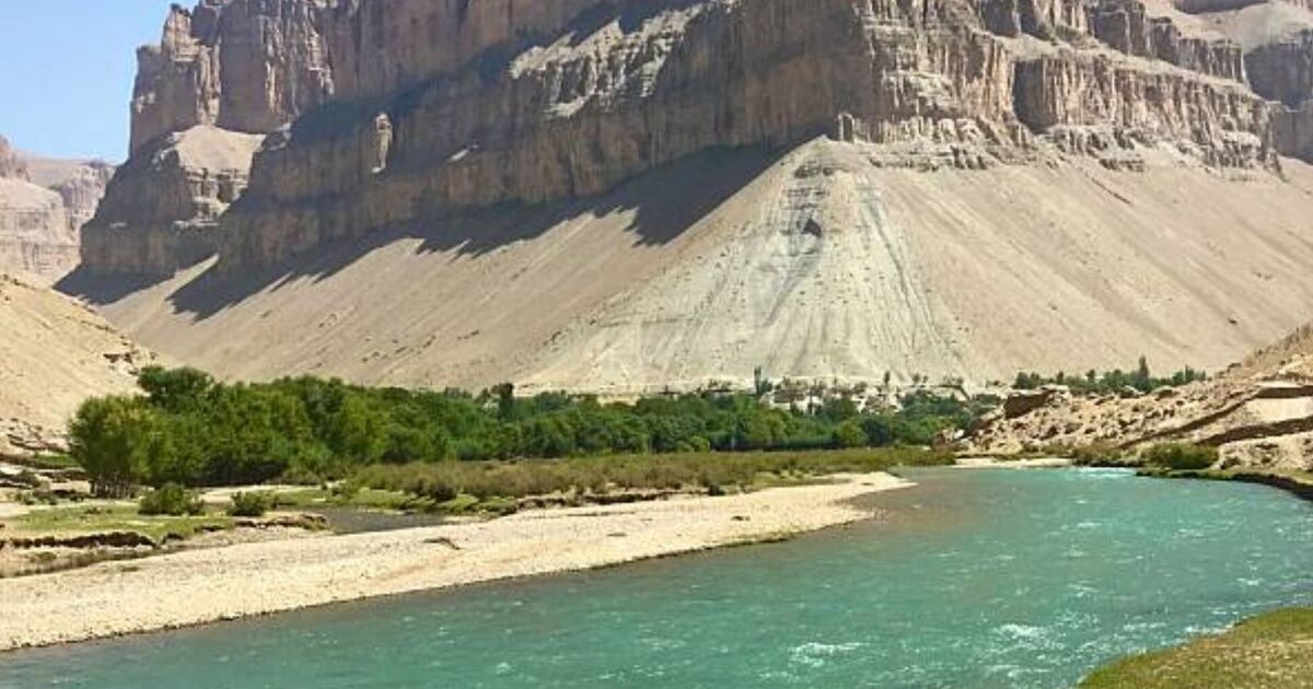 Beautiful country attracts thousands of tourists despite being world's most dangerous